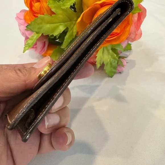 Authentic Gucci cigarette/lipstick/card wallet - Picture 5 of 12